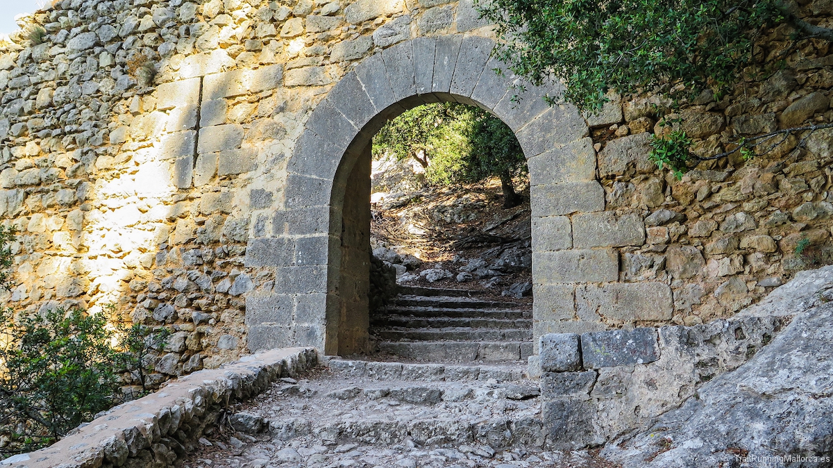 Arco de entrada al castillo