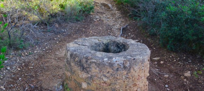 Castellot de na Marió (na Bruta), Cap Andritxol, Caló des Monjo