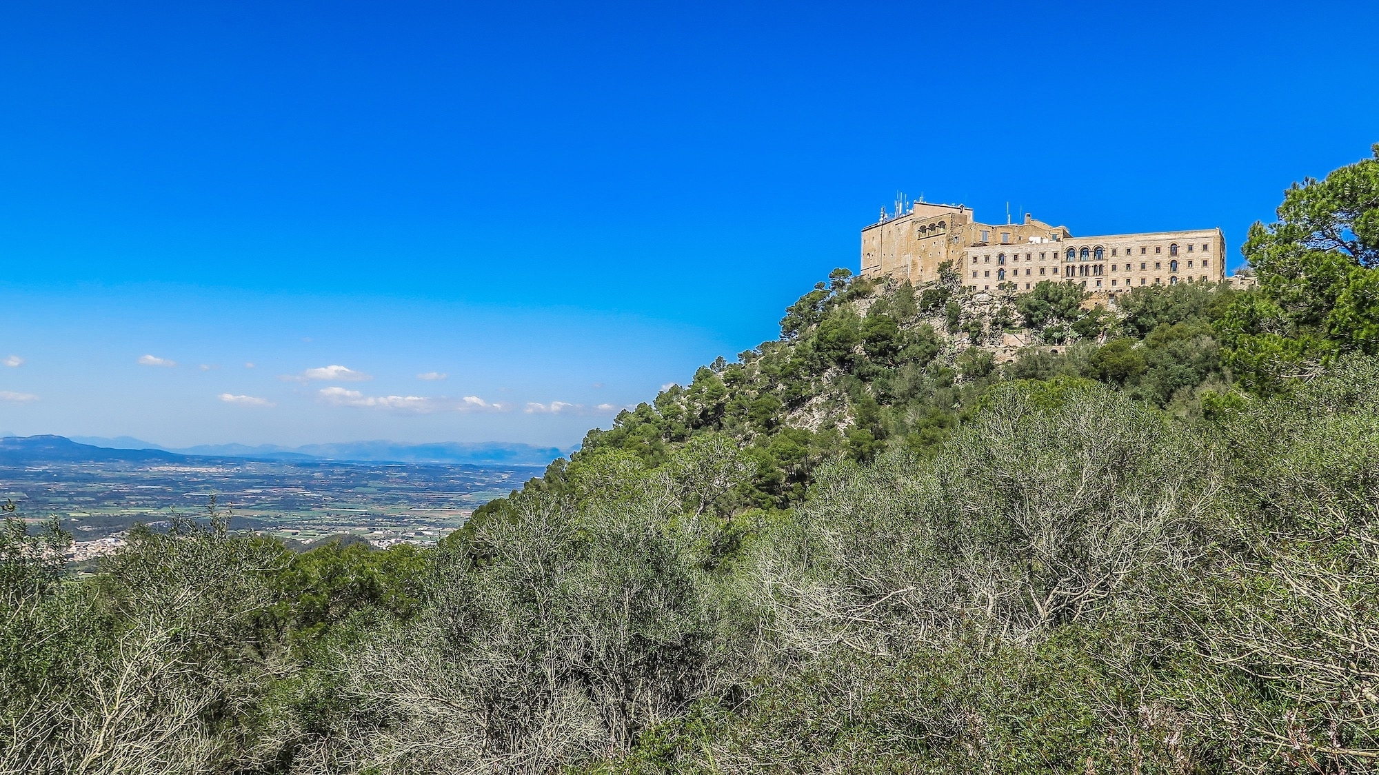 Puig de Sant Salvador i Camí de Santueri